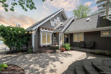 607 Dunleavy Drive