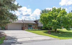 2821 GOLFHILL Drive