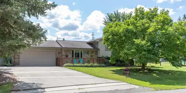2821 GOLFHILL Drive