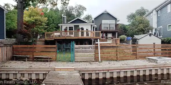 362 SHOREWOOD Court