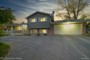 1695 ISLAND DR