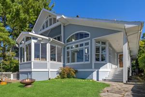 3987 Lake Shore Drive