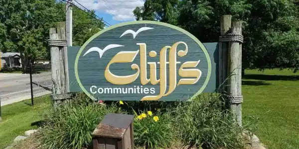 804 Cliffs Drive