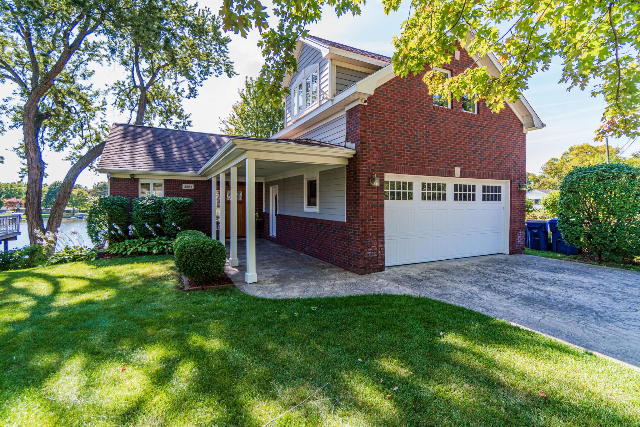 Image 4: Side Street View