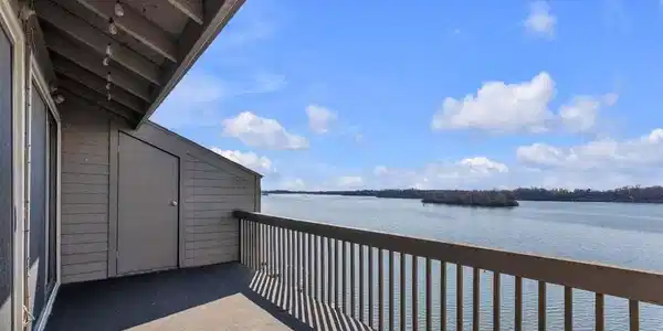 820 Cliffs Drive