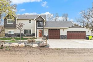 3027 HILLSDALE Drive