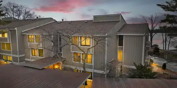 1695 CLIFFS Landing