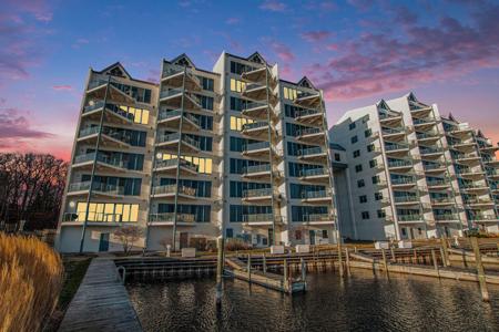 2964 Lakeshore Drive
