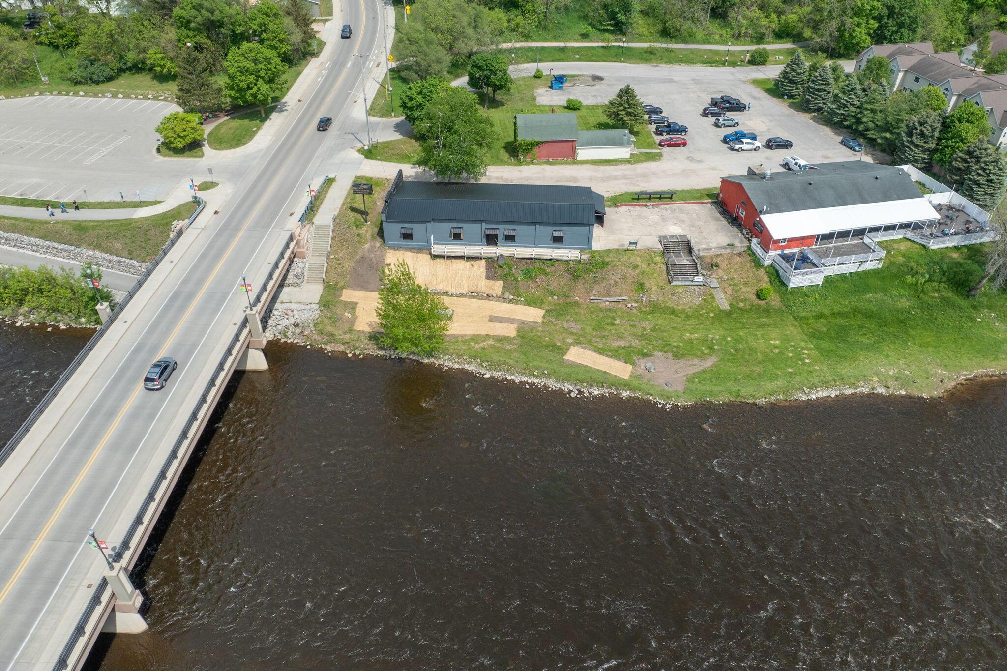 Image 4: 15-web-or-mls-DJI_0240-Edit