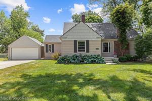 2563 WOODBINE Drive