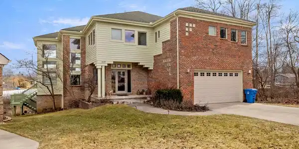22 Madeleine Lane