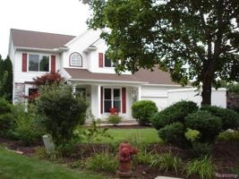6104 CRESTWOOD Court