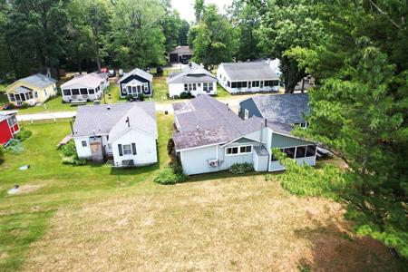 3181 N Lakeshore Drive