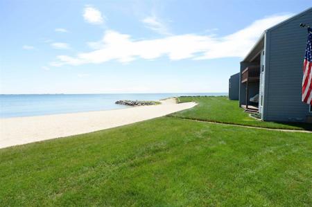 315 W Lake