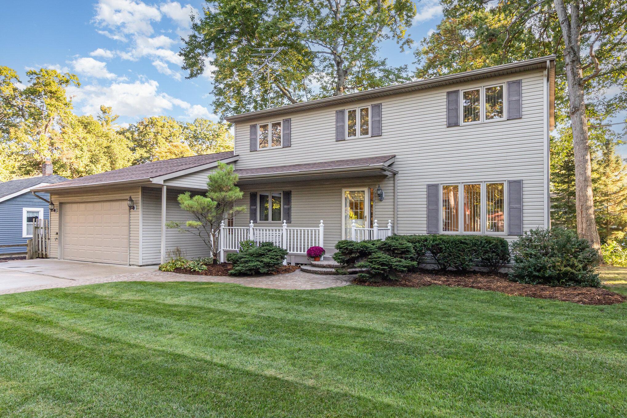 Image 1: Lyka main flr