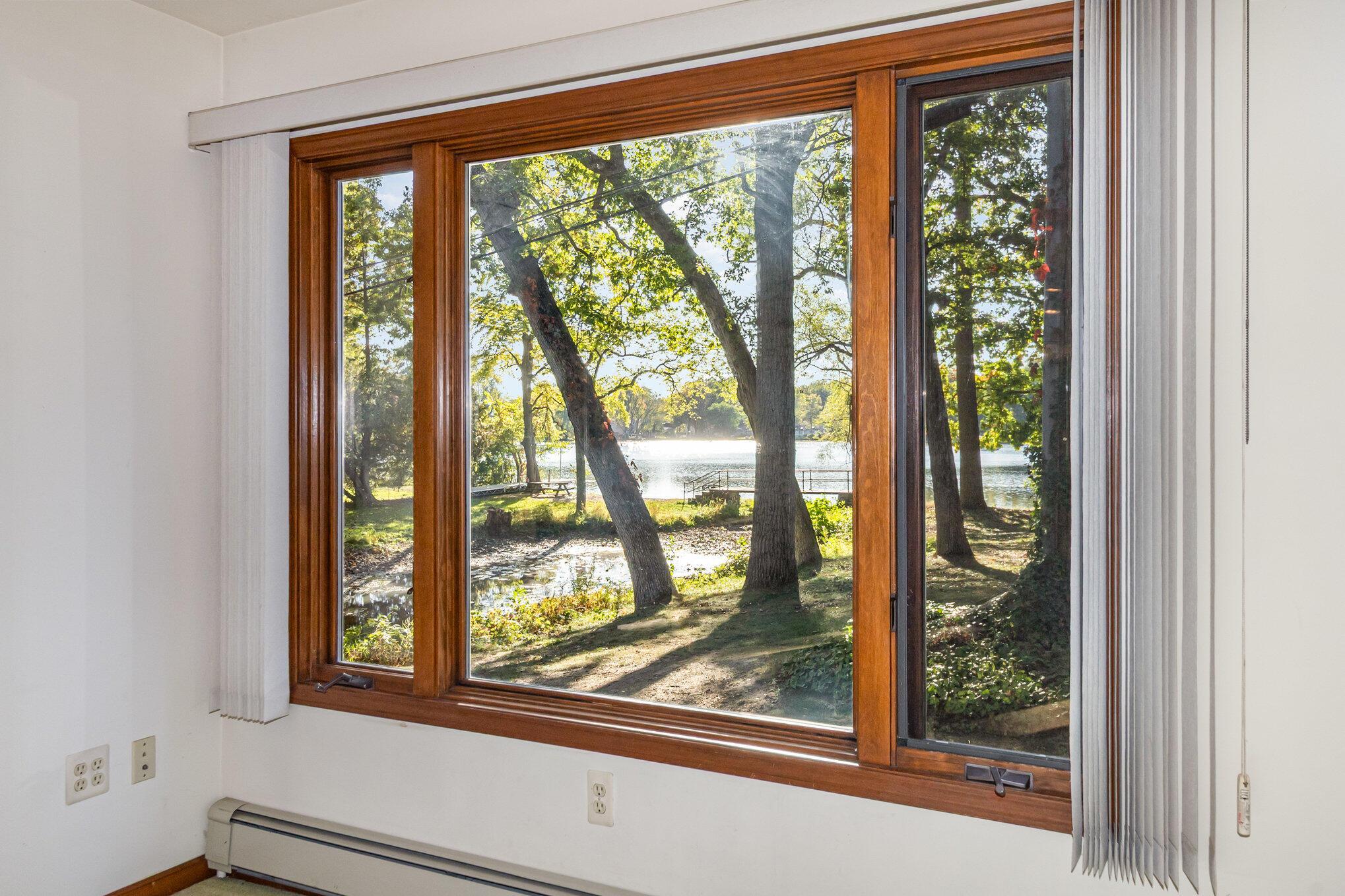 Image 4: lyka LR lake view