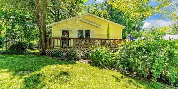 240 W CANYON Drive