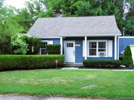 927 FARNSWORTH Road
