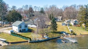 2143 Davista Drive