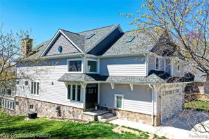 2823 LAKEWAY
