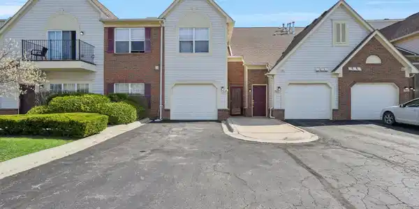 9631 Lakeside Drive