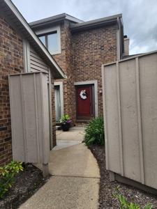 5736 Woodland View