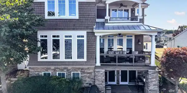 13193 Lake Shore Drive