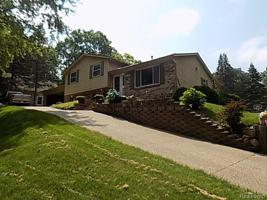 5025 MANDAN Lane