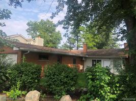 635 ISLAND Drive