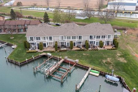 7230 Harbor