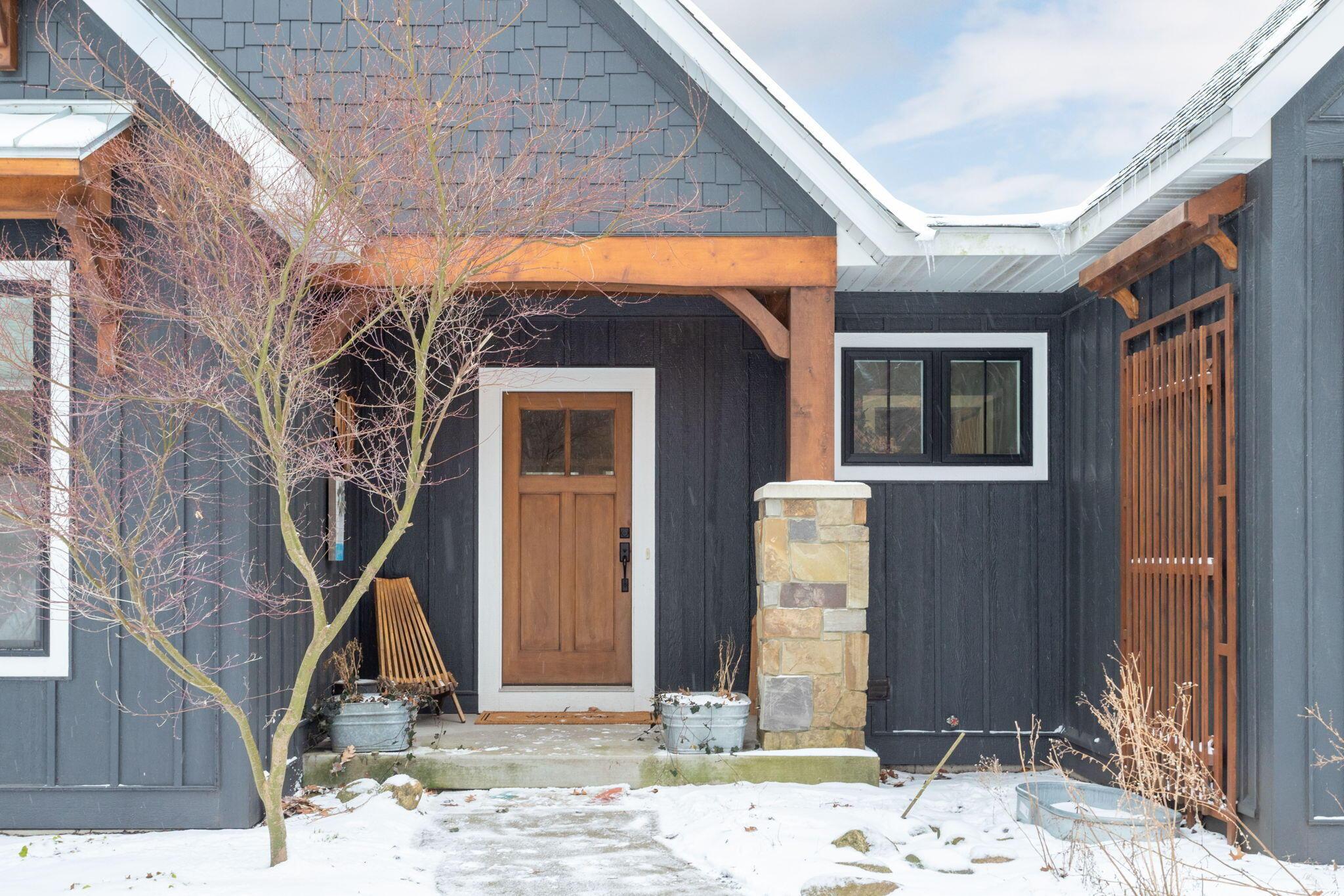 Image 3: 3-web-or-mls-3175-lighthouse-way