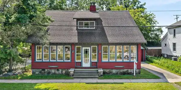 122 E SHADBOLT Street