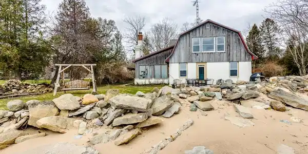 4135 S LAKESHORE Road