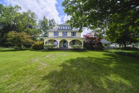 1912 S Scenic Highway