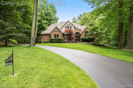 8944 Stonegate Drive