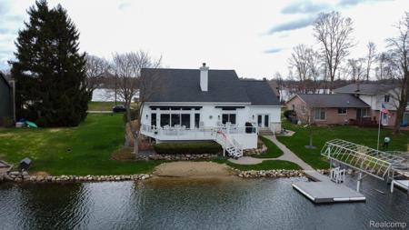762 Golden Shores