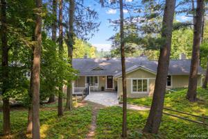 770 LAKEVILLE Road