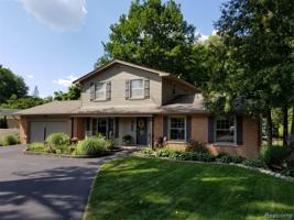 233 WALLACE WAY Way