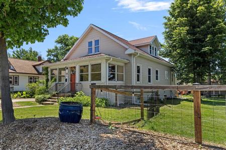 6 S Willard Street
