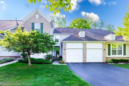 5726 Pinecroft Court