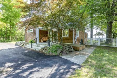 6603 Lakeshore