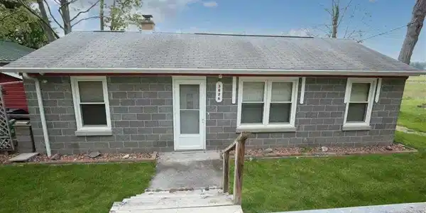 3826 N VANDENBURG RD
