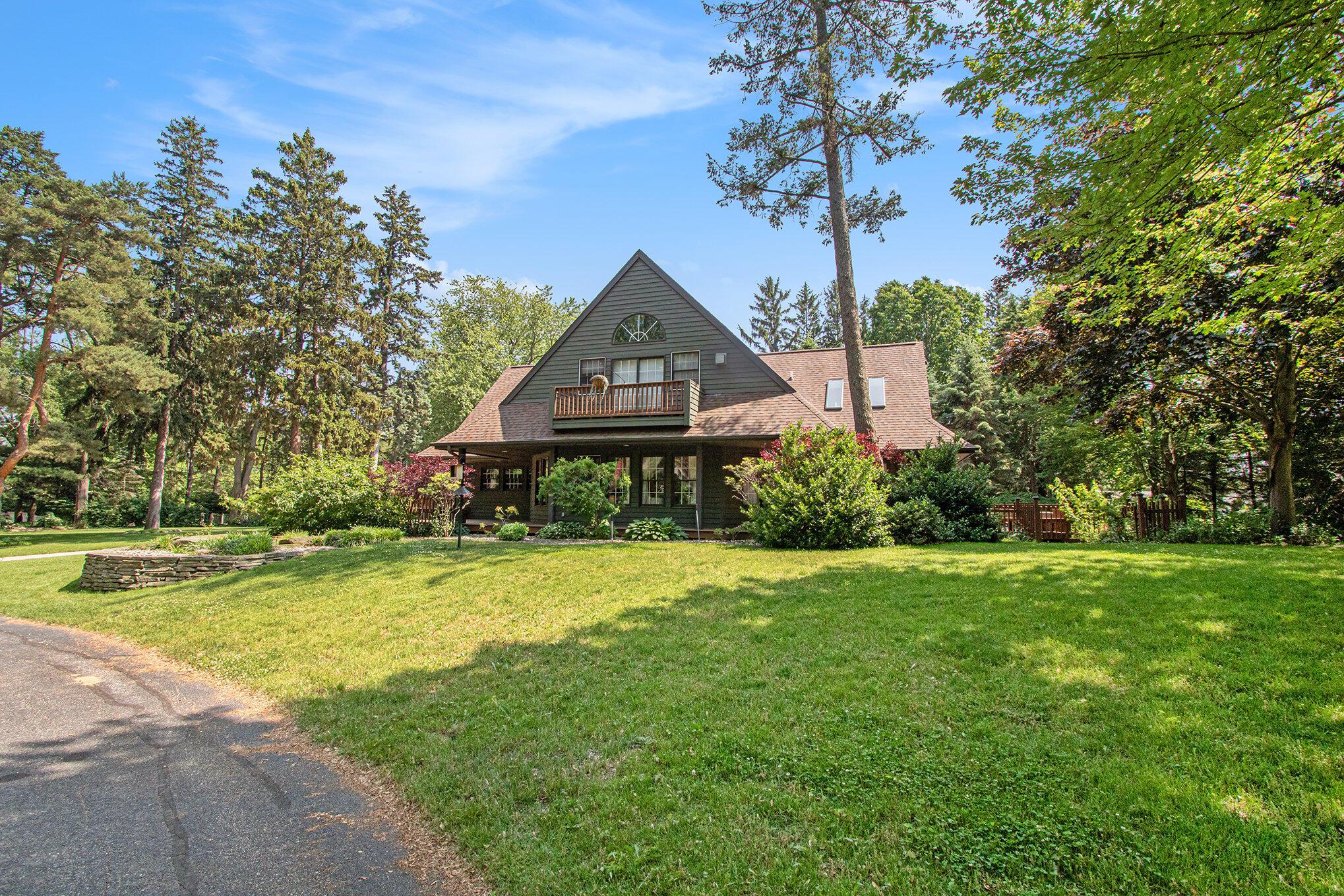 Image 4: Front Sundown path