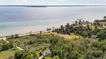 5368 S West Bay Shore