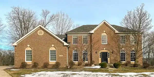 2949 CRESTWOOD Court