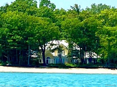 4940 LAKESHORE Road