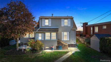 3946 Lakeshore Drive