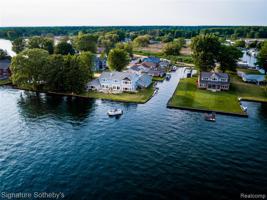 7911 BOUVIER BAY