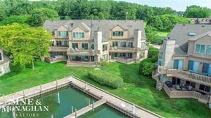 26151 Harbour Pointe
