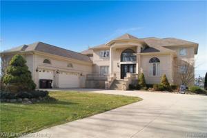 8629 PINE COVE Drive